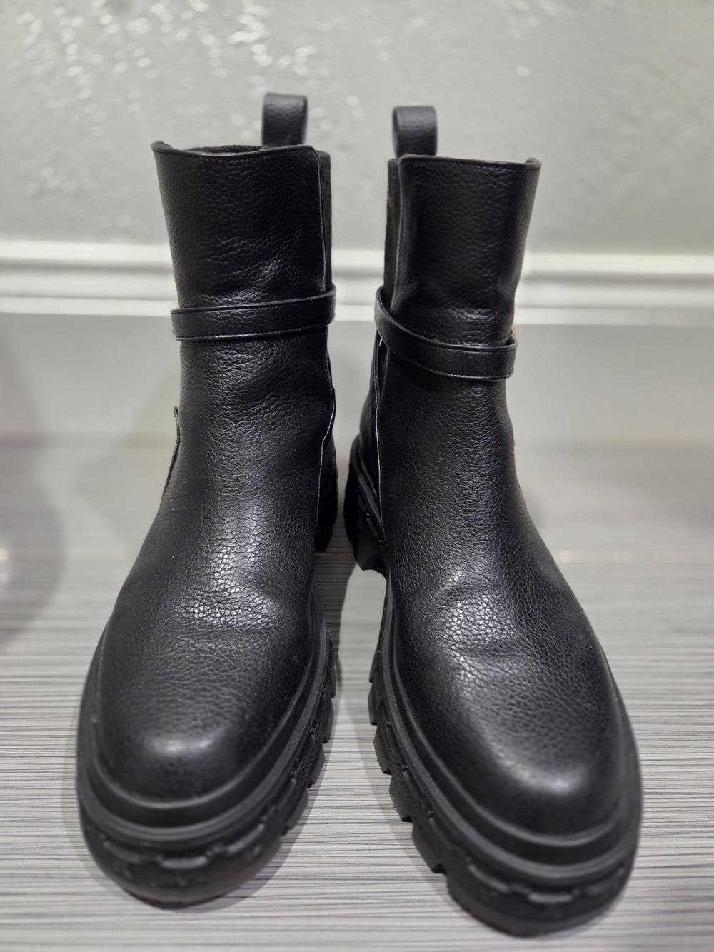 KARL LAGERFELD PARISWomen's Laelith Lug Booties Size 8M